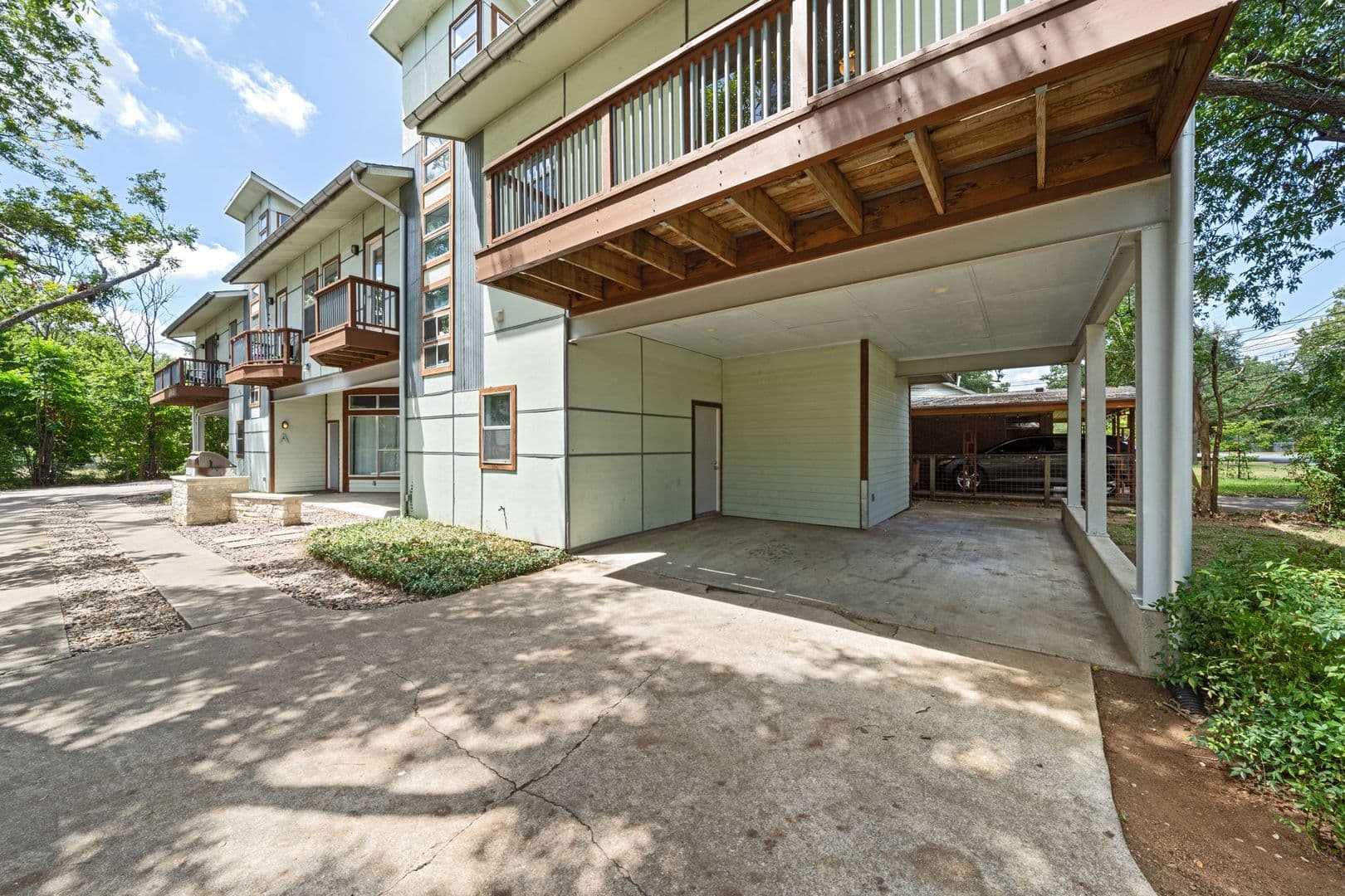 Austin Apartment: 707 East 47th Street