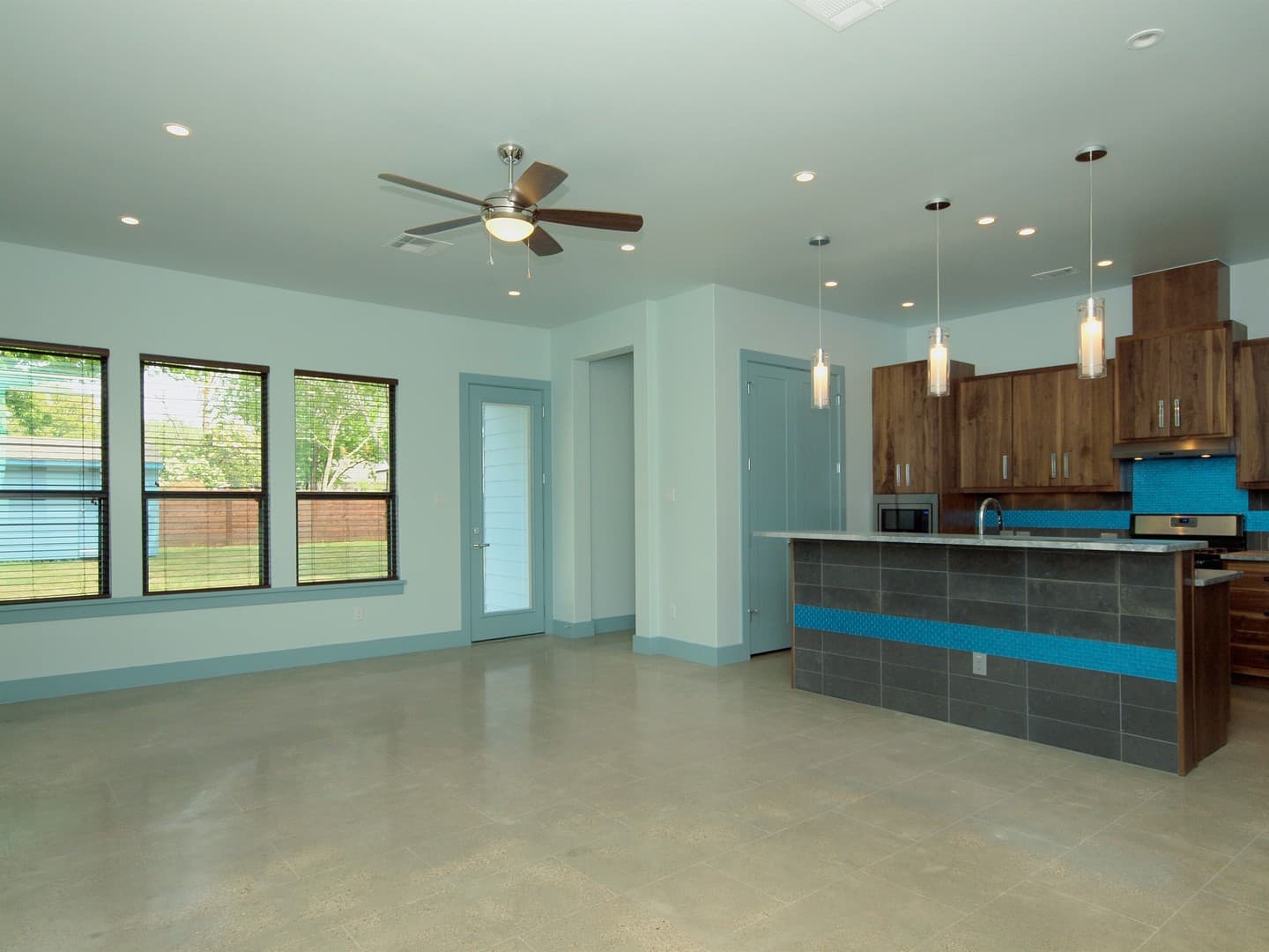 Austin Apartment: 306 Franklin Blvd