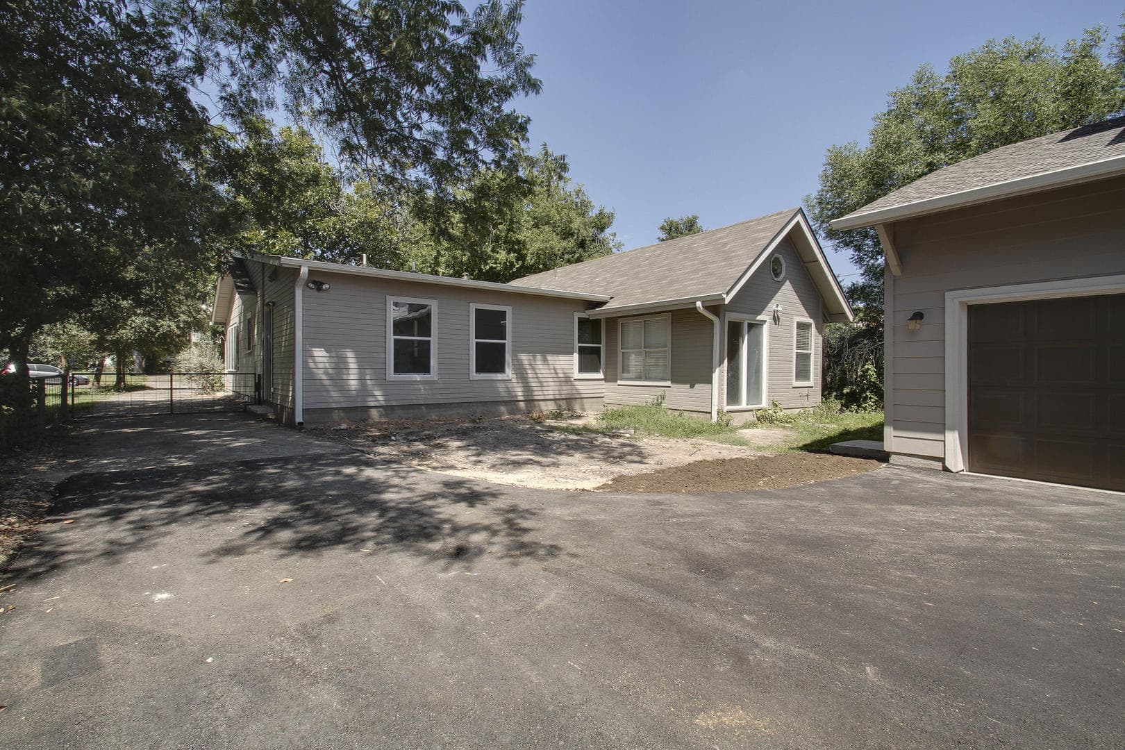 Austin Apartment: 921 East 37th Street