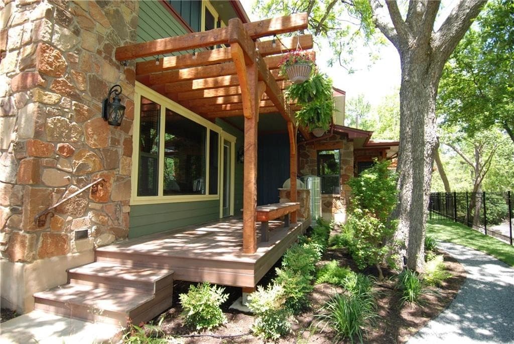 Austin Apartment: 722 Harris Avenue