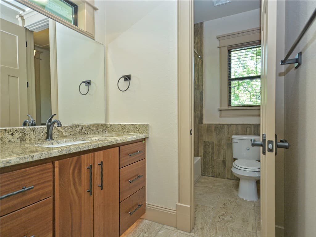 Austin Apartment: 722 Harris Avenue