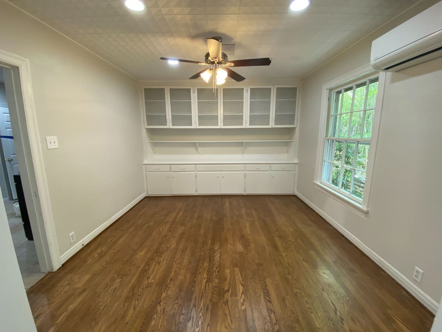 Austin House: 824 East 30th Street