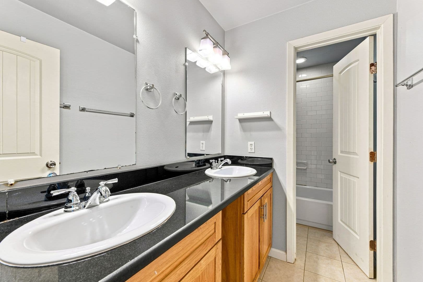 Austin Apartment: 907 West 30th Street