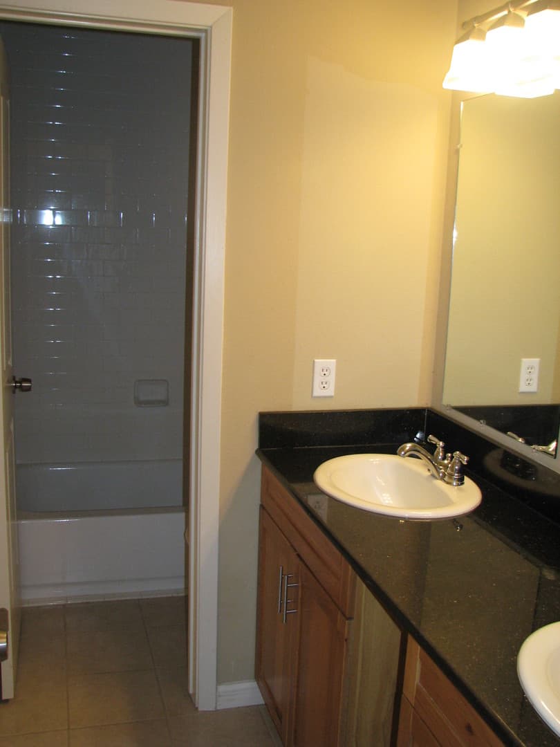 Austin Apartment: 907 West 30th Street