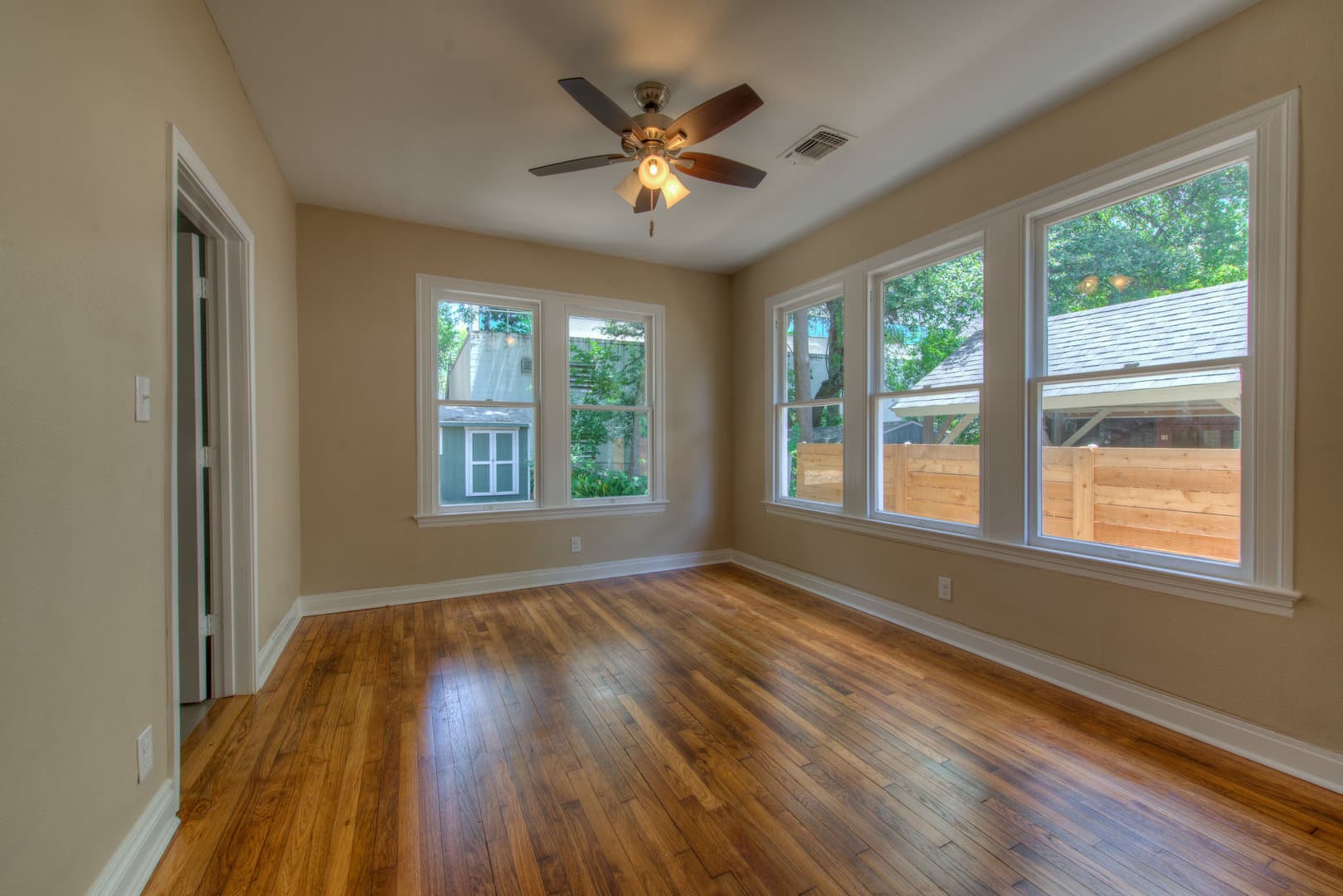 Austin House: 3211 Hampton Rd