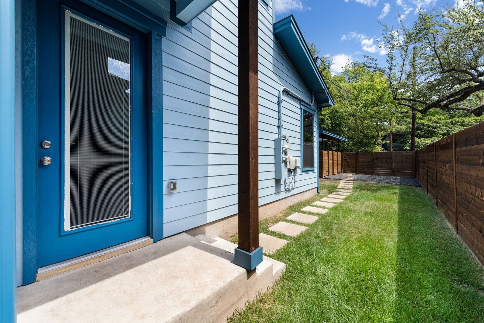 Austin Apartment: 718 Harris Avenue