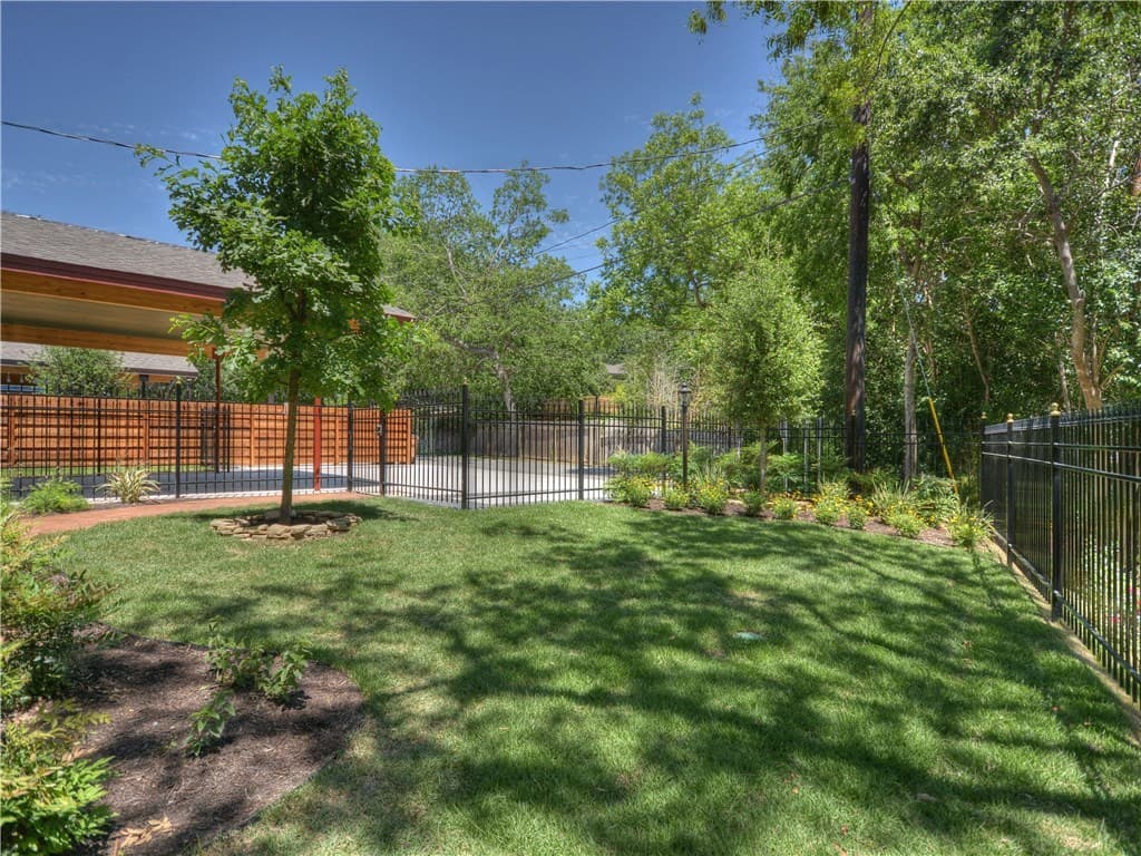 Austin Apartment: 722 Harris Avenue