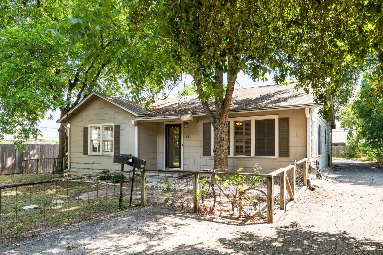 Austin Apartment: 921 East 37th Street
