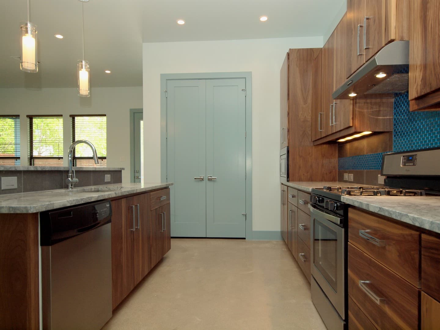 Austin Apartment: 306 Franklin Blvd
