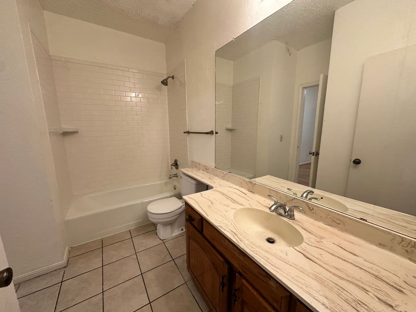 Austin House: 1906 Robbins Place, #308