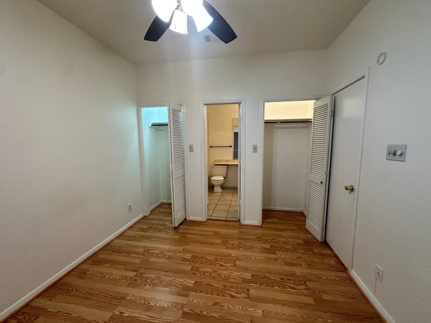 Austin House: 1906 Robbins Place, #308
