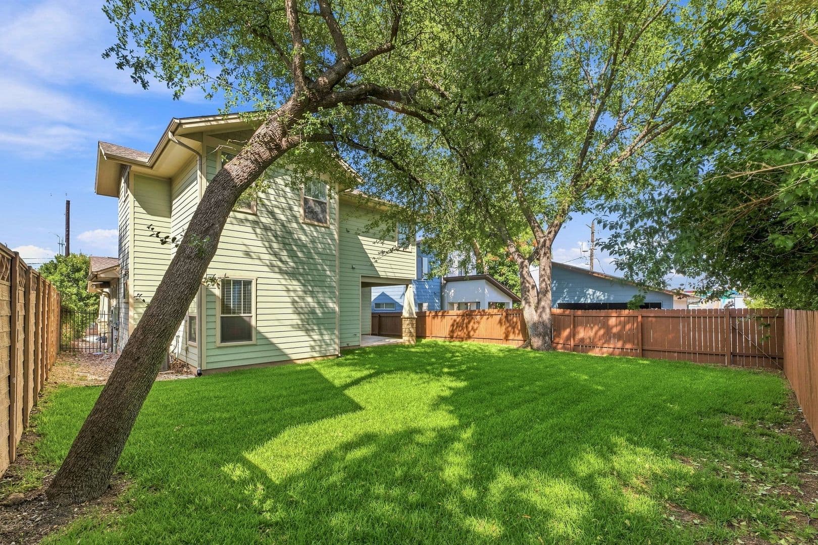 Austin House: 609 W 30th Street