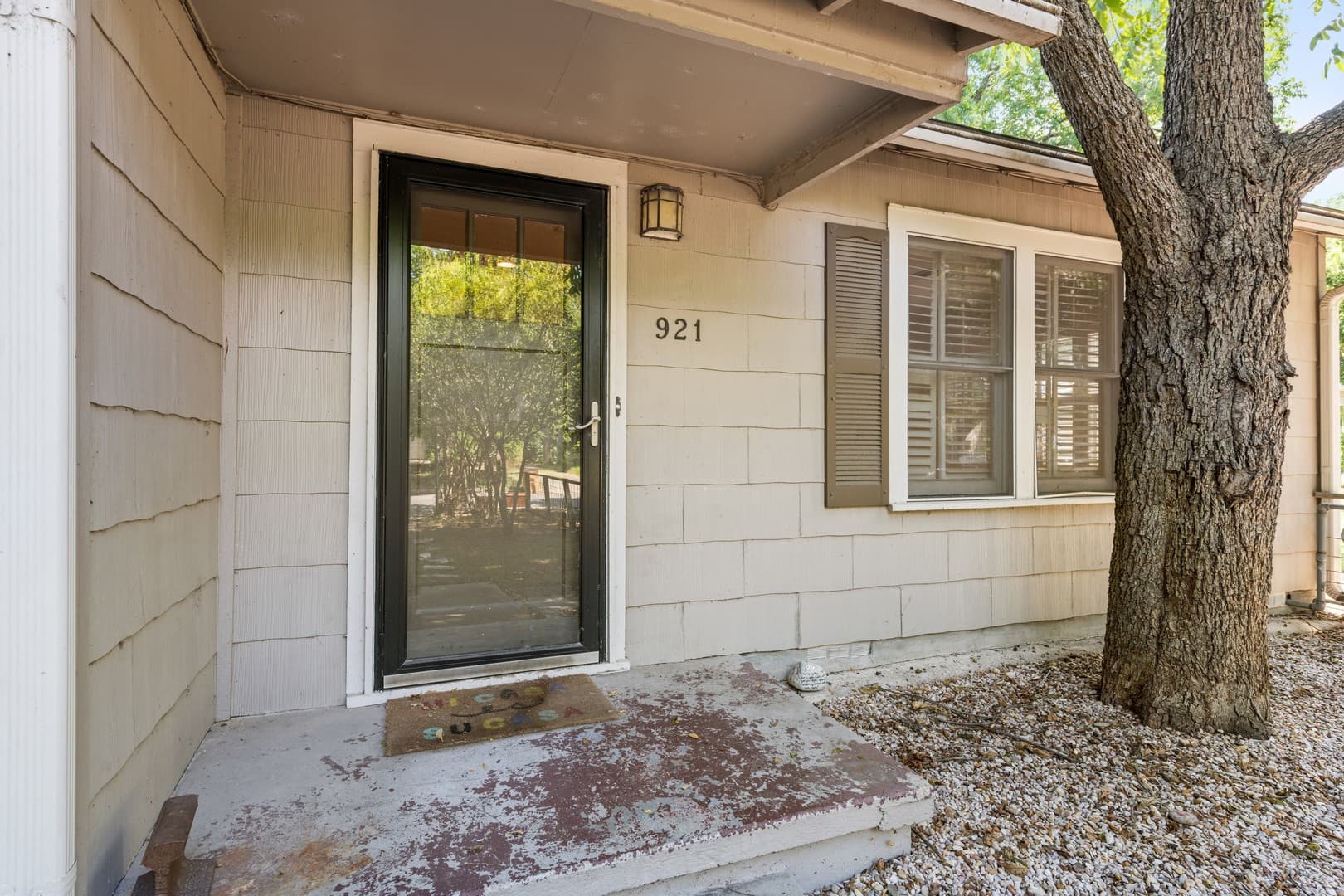 Austin Apartment: 921 East 37th Street