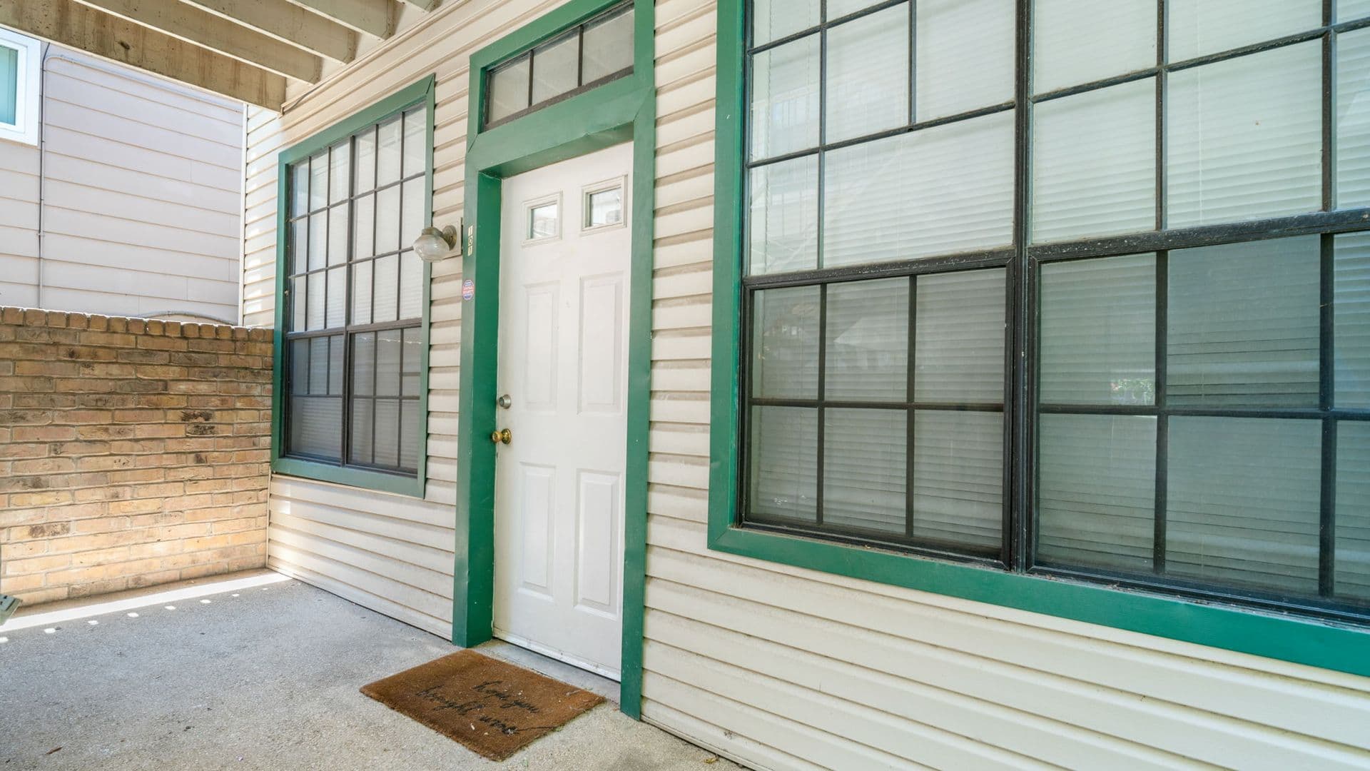 Austin House: 2300 Leon St #101