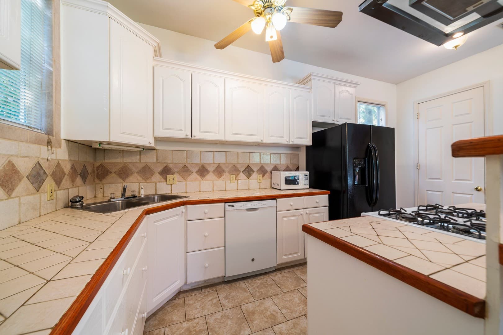 Austin Apartment: 909 East 38th Street