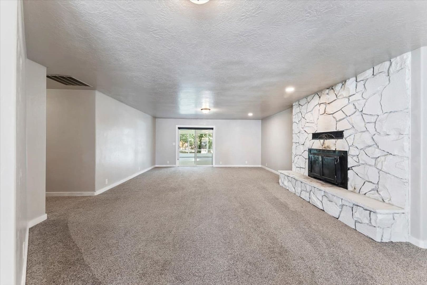 Middleton House: 297 Bard Ave