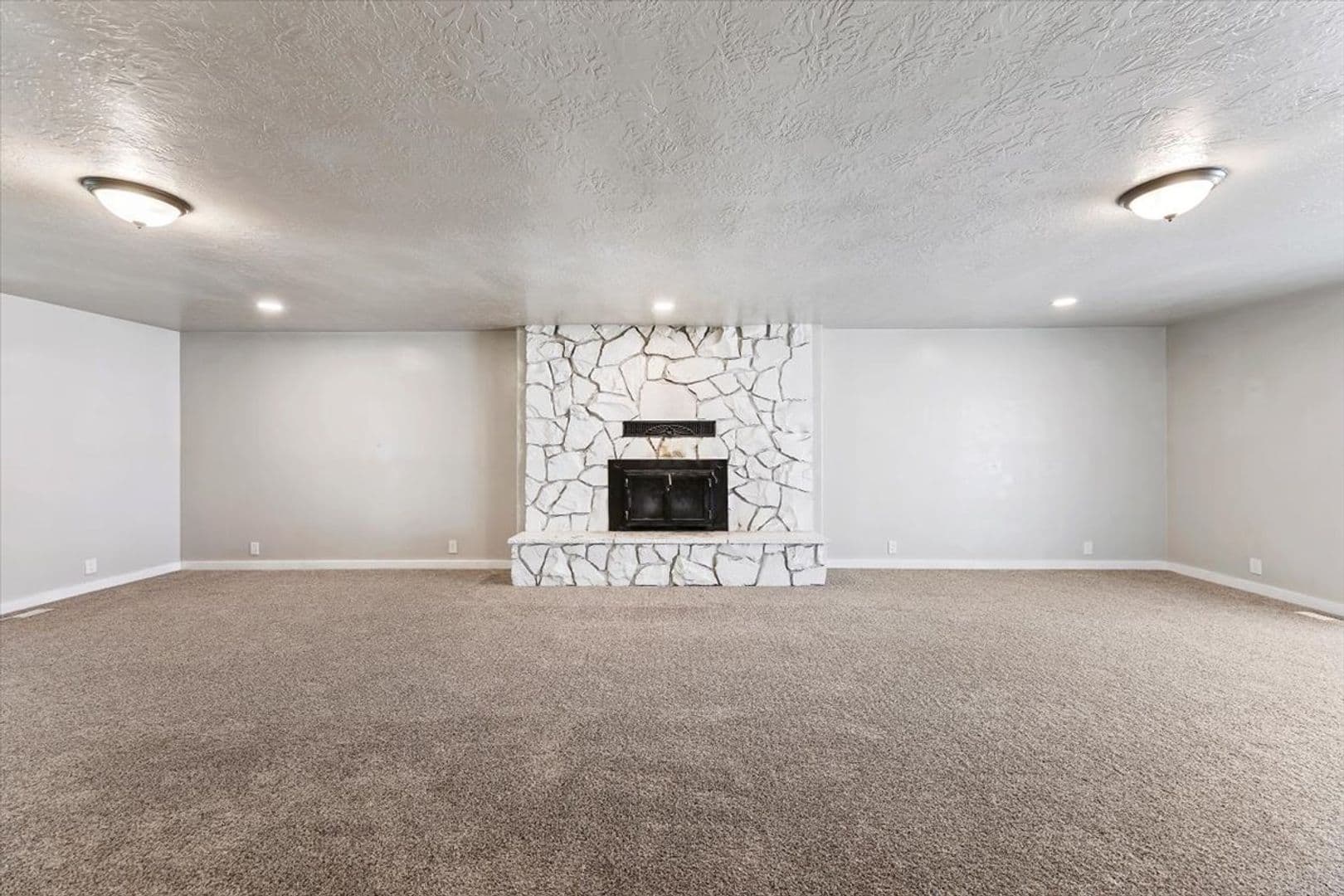 Middleton House: 297 Bard Ave