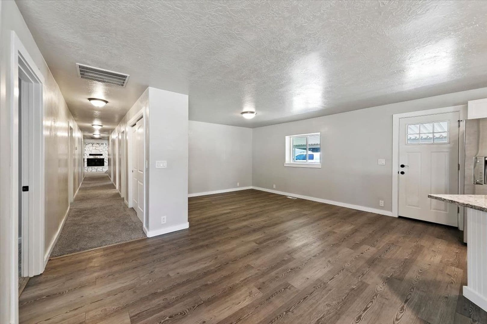 Middleton House: 297 Bard Ave