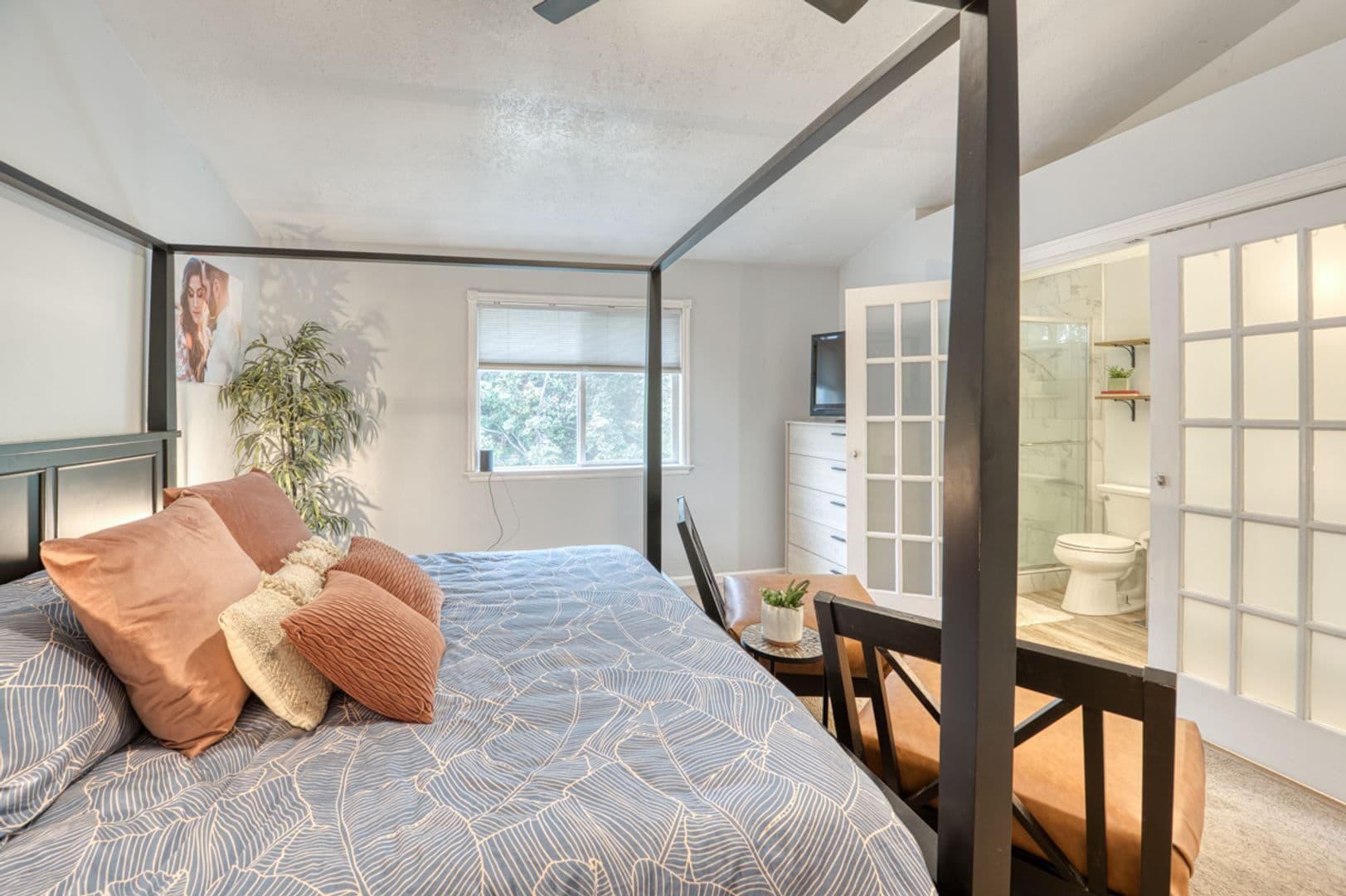 Meridian House: 3062 N Firelight Pl