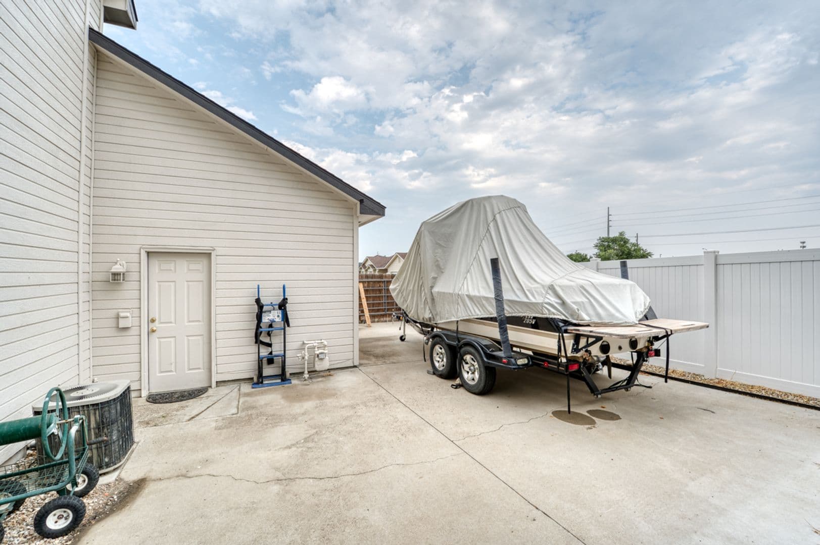 Meridian House: 3062 N Firelight Pl