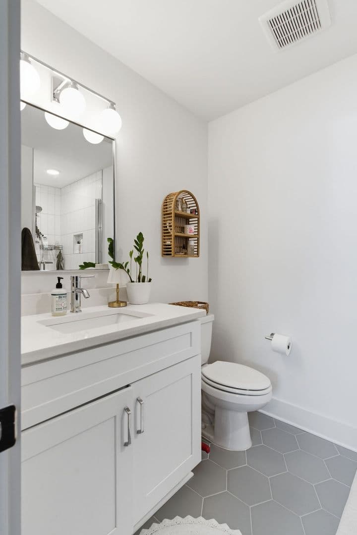 Nashville Condo: 102 Duke Street
