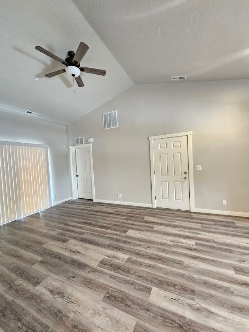 Payette Apartment: 1011 Pirate Cove