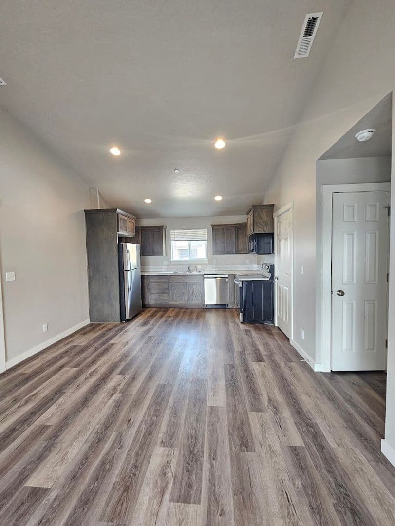 Payette Apartment: 1011 Pirate Cove