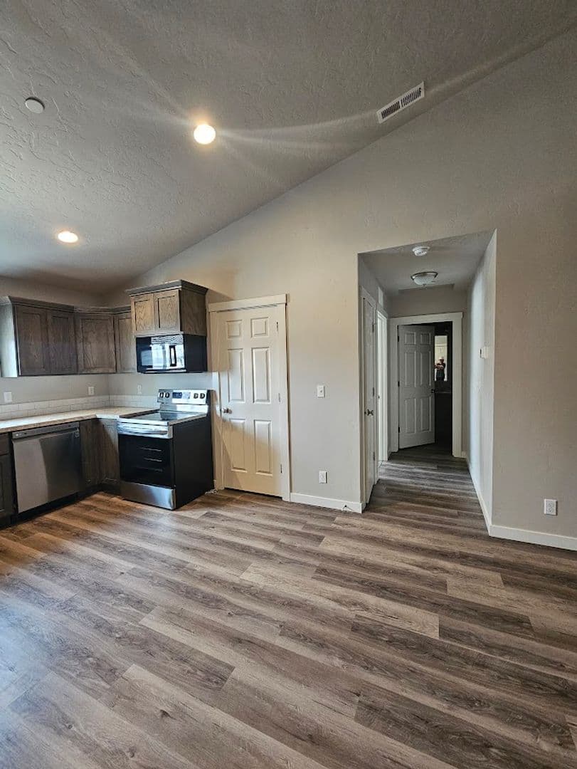 Payette Apartment: 1011 Pirate Cove