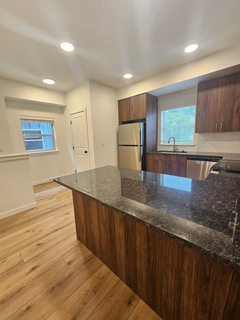 Garden City House: 7416 W Swain Ln