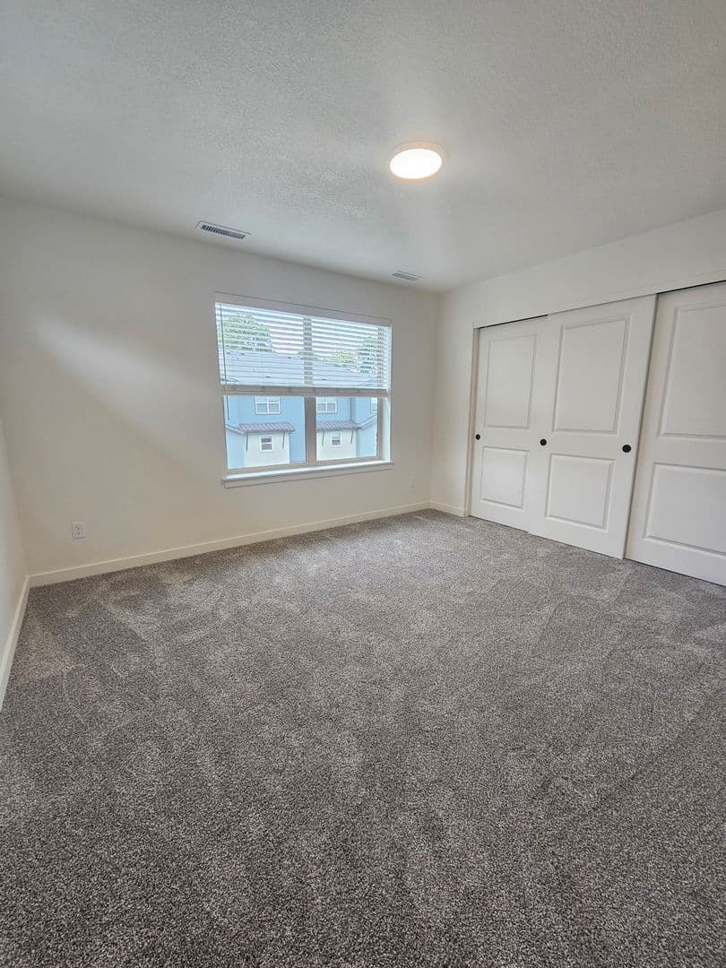 Garden City House: 7416 W Swain Ln