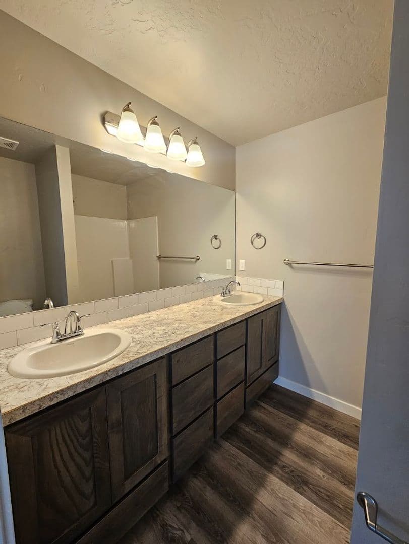 Payette Apartment: 1011 Pirate Cove