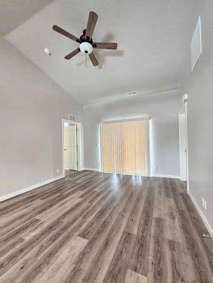 Payette Apartment: 1011 Pirate Cove