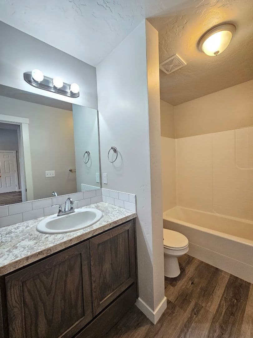 Payette Apartment: 1011 Pirate Cove