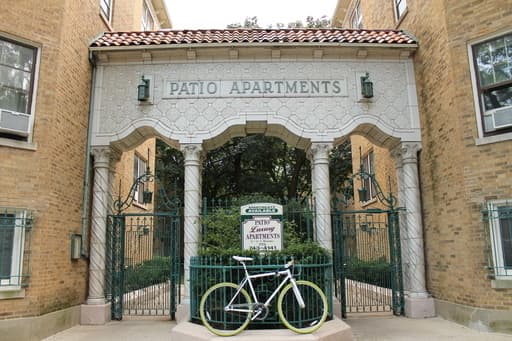 Chicago Apartment: 1600 W. Granville Apt-3H