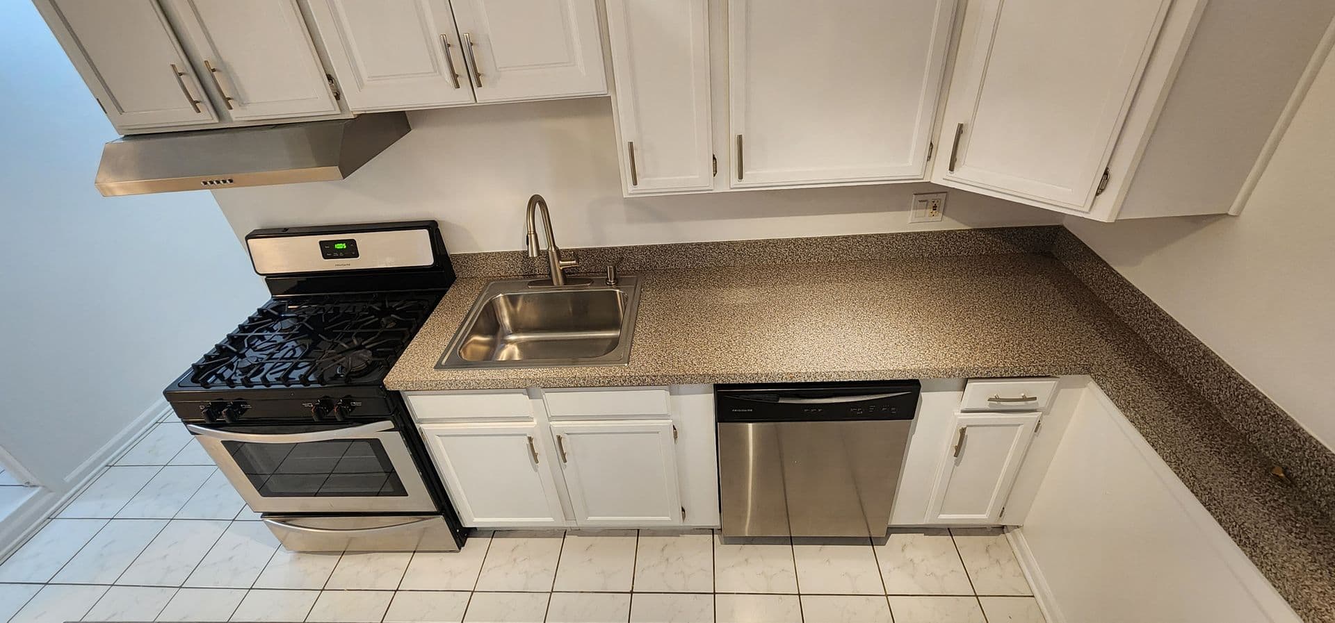 Evanston Apartment: 127-129 Ridge/829-833 Dobson
