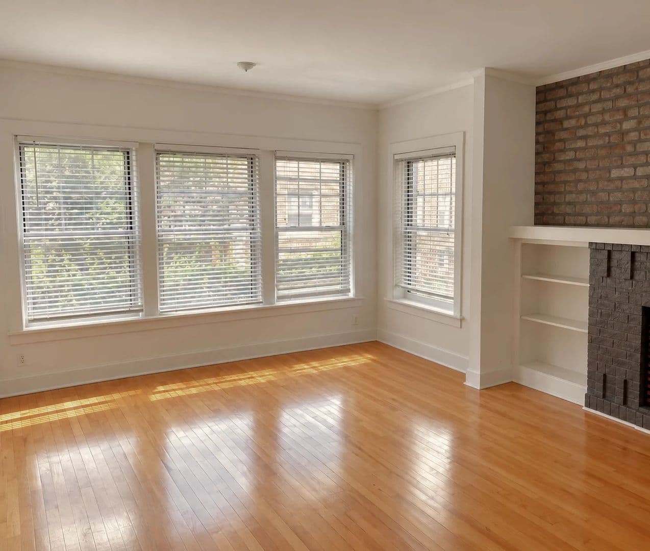 Chicago Apartment: 5652 N. Ridge Unit 2N