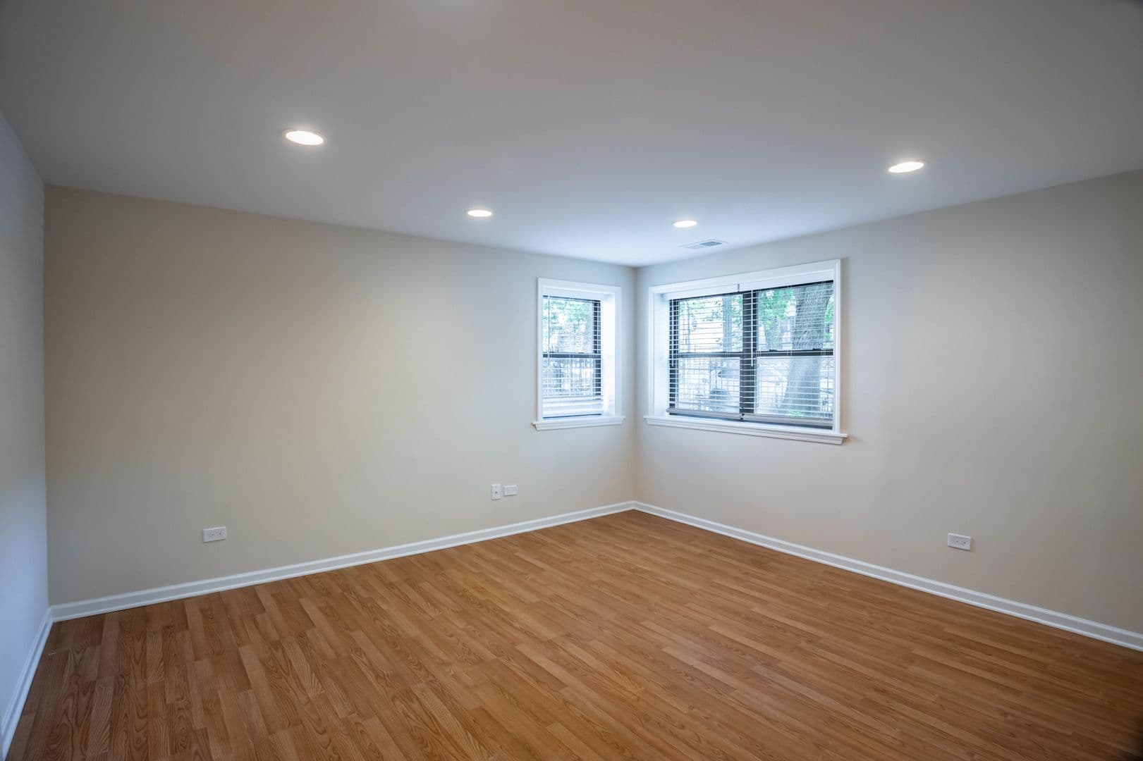 Chicago Apartment: 1902 W. Birchwood Ave