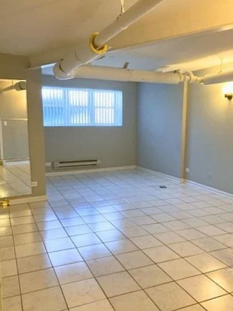 Evanston Apartment: 127-129 Ridge/829-833 Dobson
