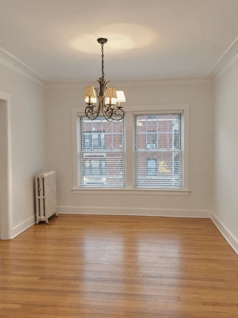 Chicago Apartment: 5652 N. Ridge Unit 2N