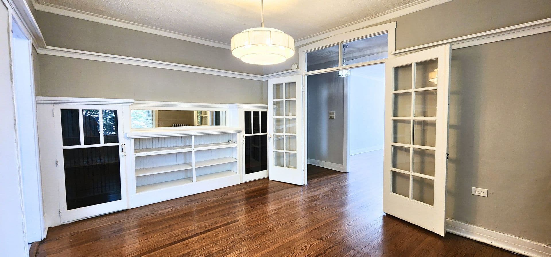 Chicago Apartment: 4851-57 S. Evans/740-42 E. 49th Street