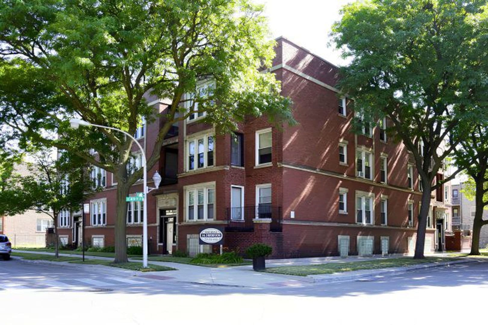Chicago Apartment: 4851-57 S. Evans/740-42 E. 49th Street