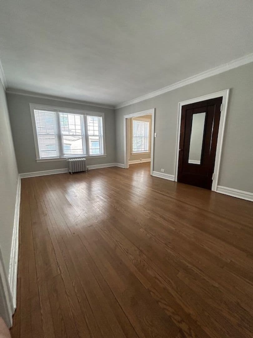 Chicago Apartment: 1600 W. Granville Apt-3H