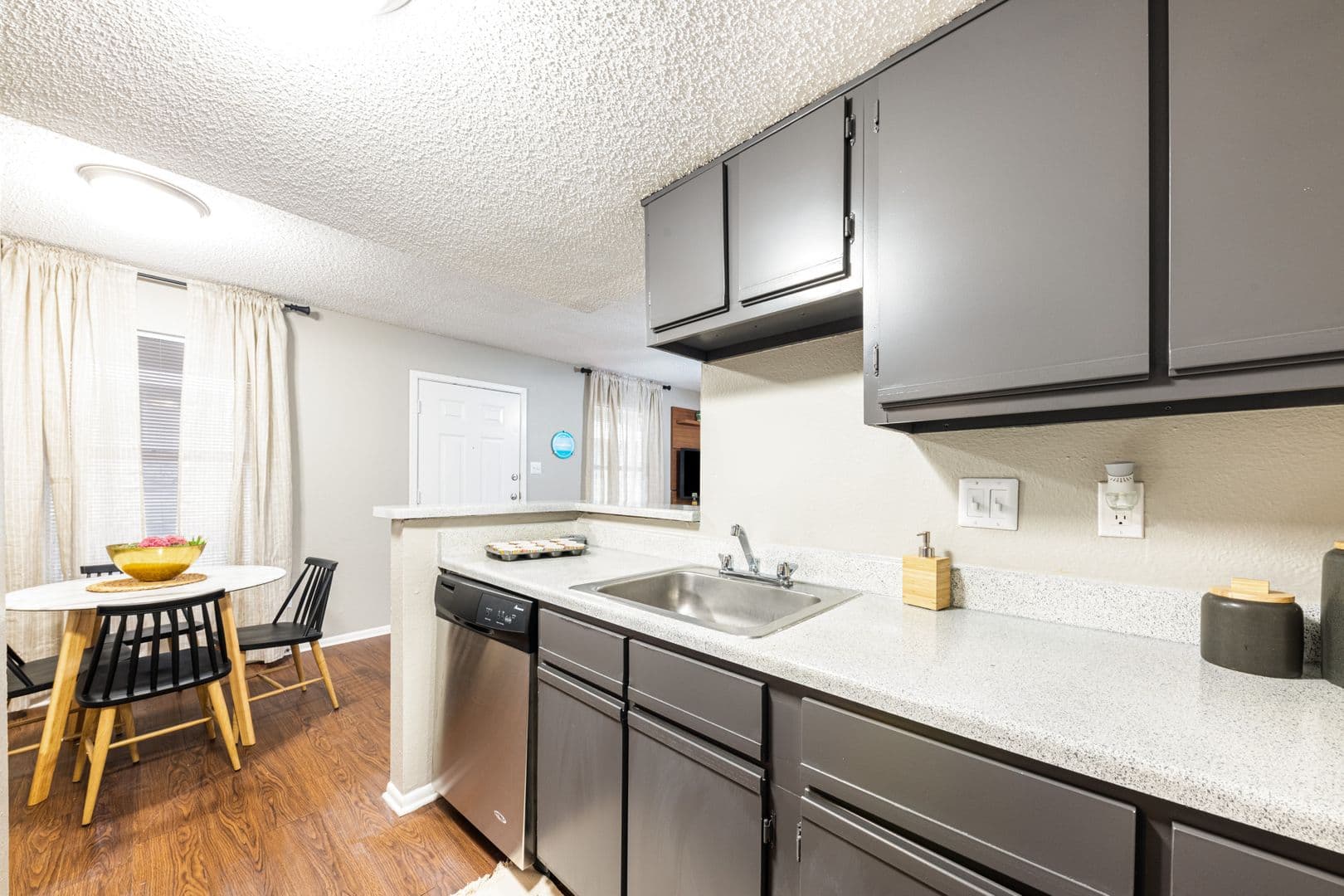 Austin Apartment: 1720 Woodward Street