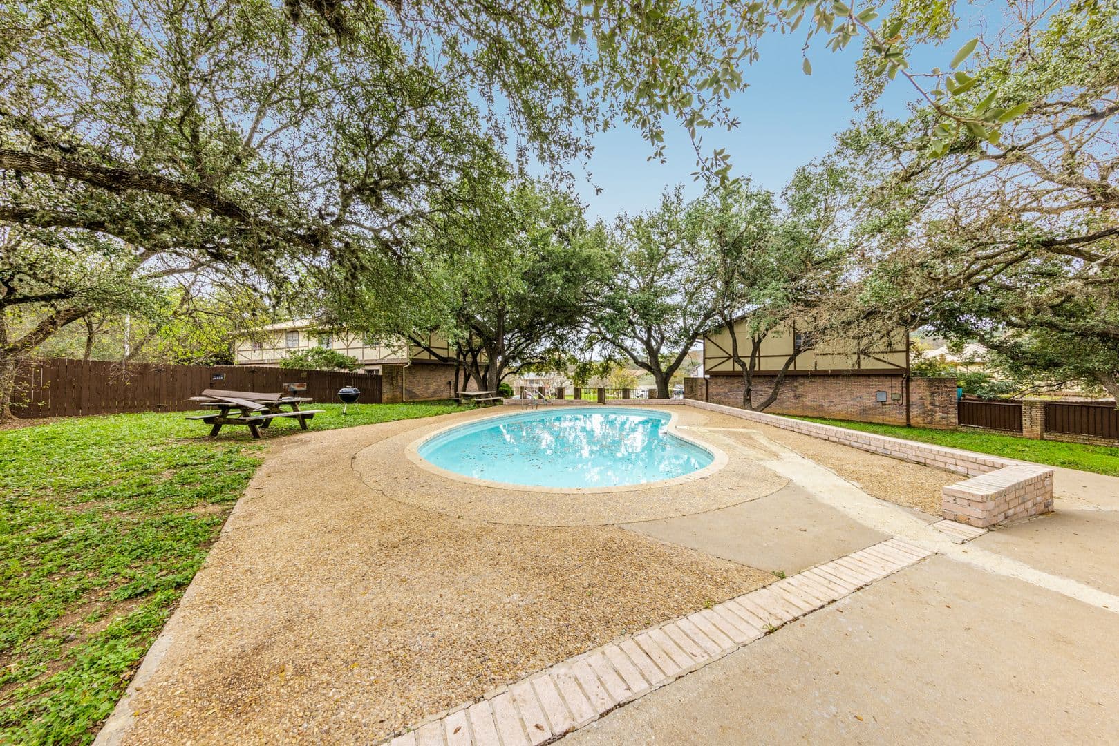 San Marcos Apartment: 317 Craddock Avenue