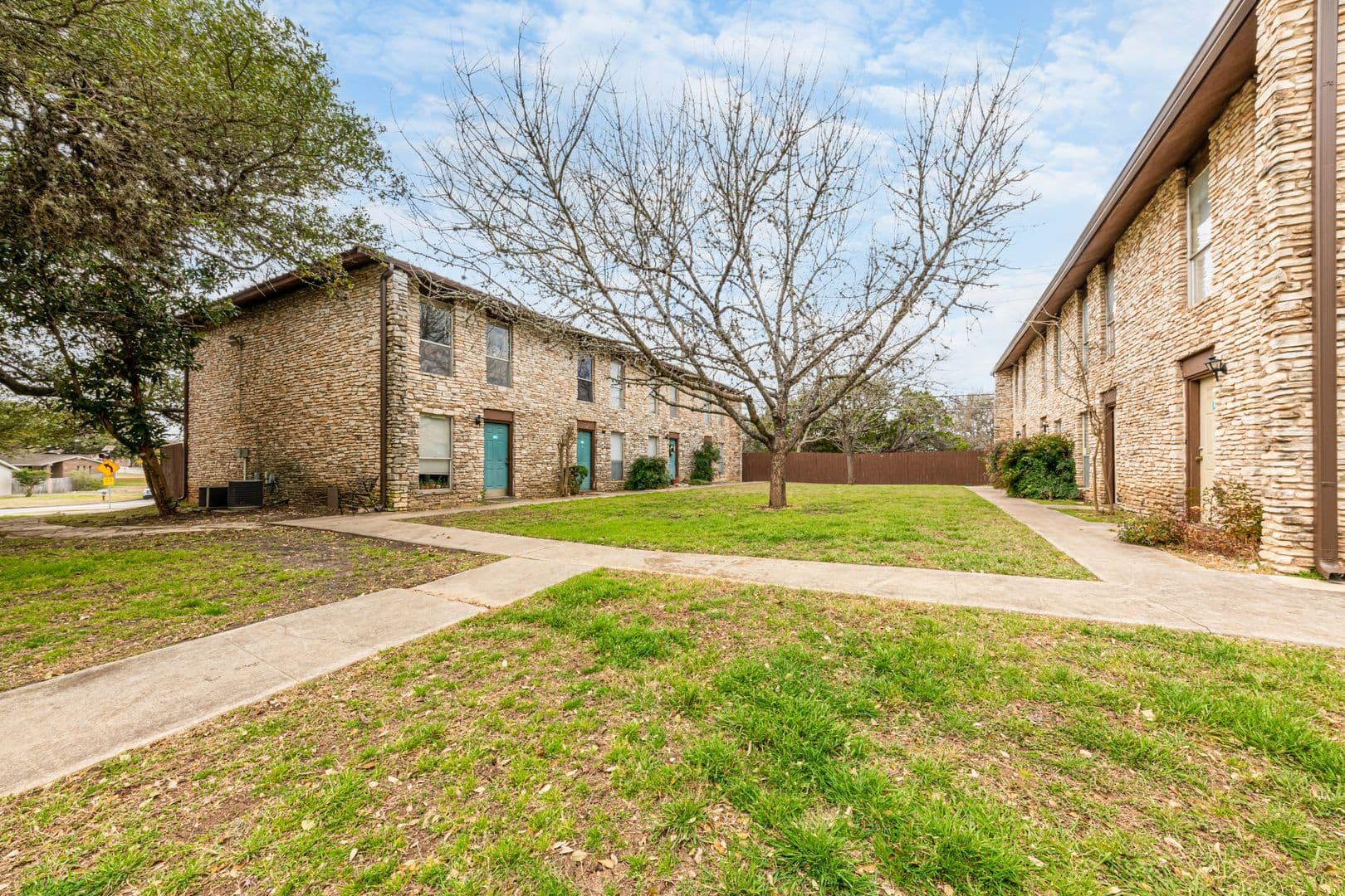 San Marcos Apartment: 317 Craddock Avenue