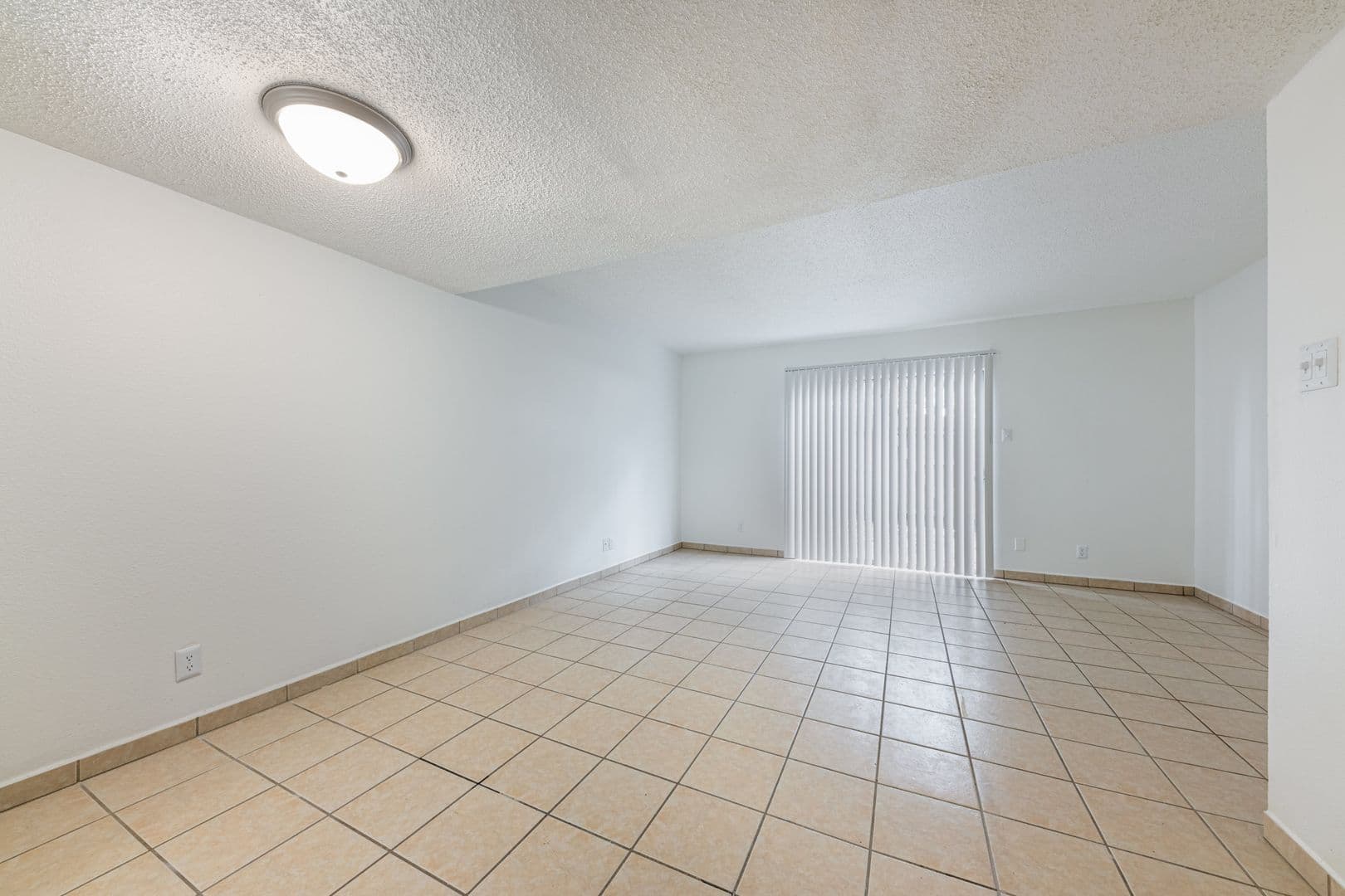 San Marcos Apartment: 317 Craddock Avenue