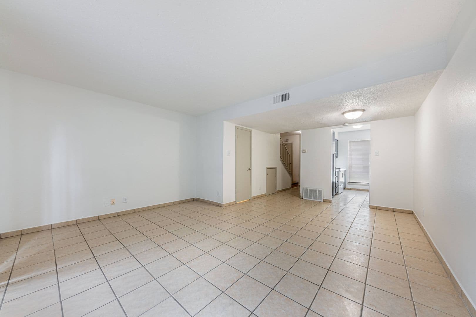 San Marcos Apartment: 317 Craddock Avenue