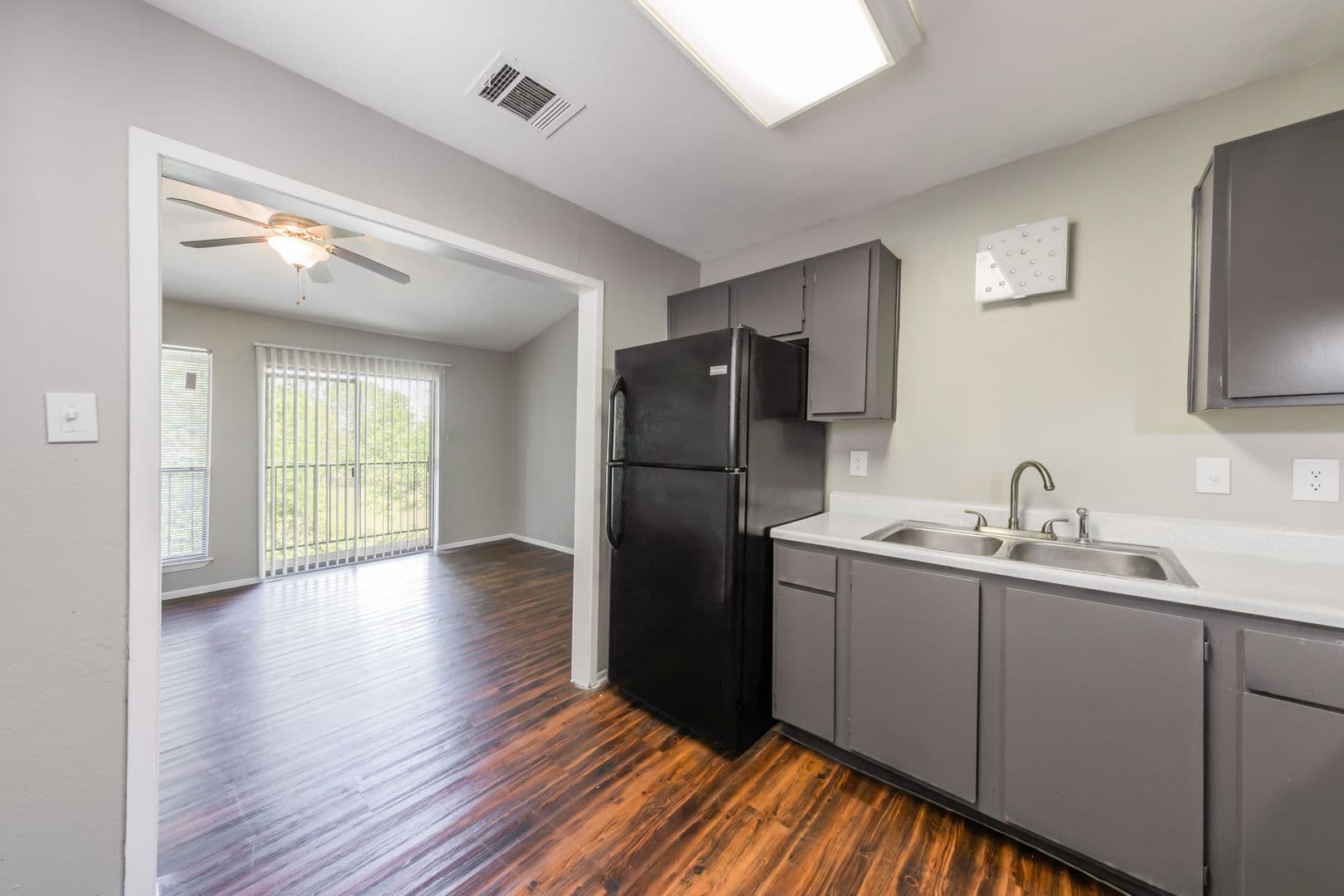 San Marcos Apartment: 1623 Aquarena Springs Drive