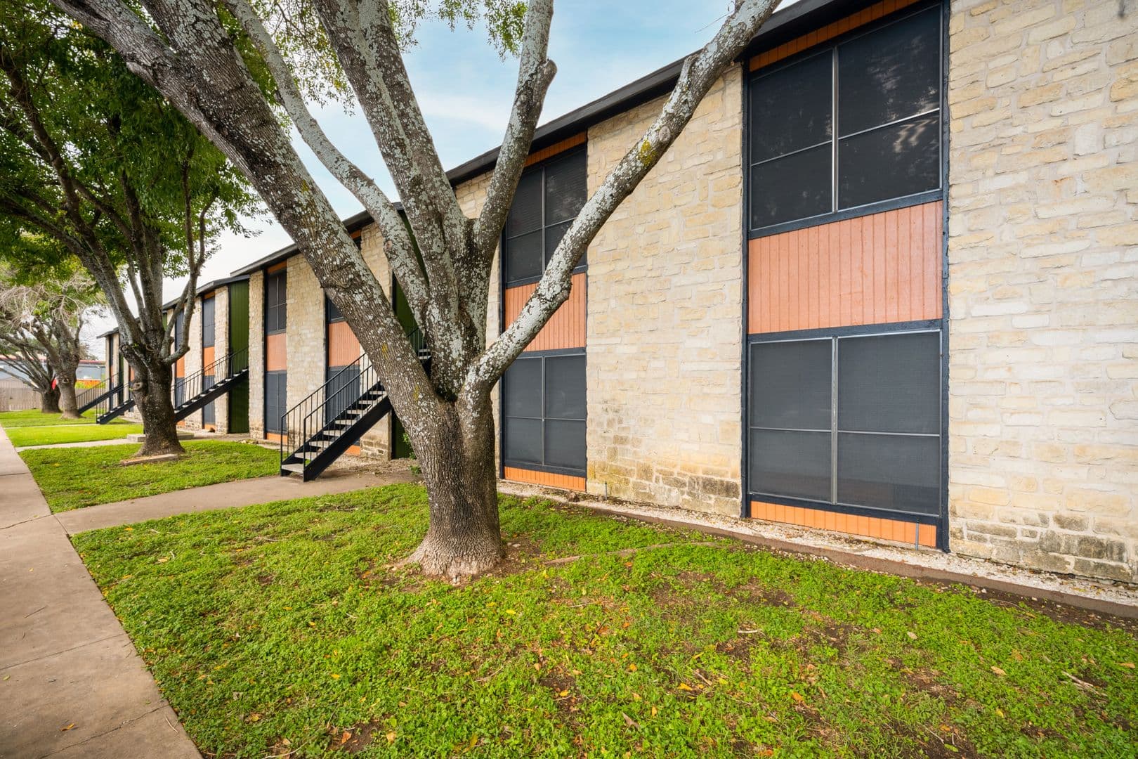 San Marcos Apartment: 1623 Aquarena Springs Drive