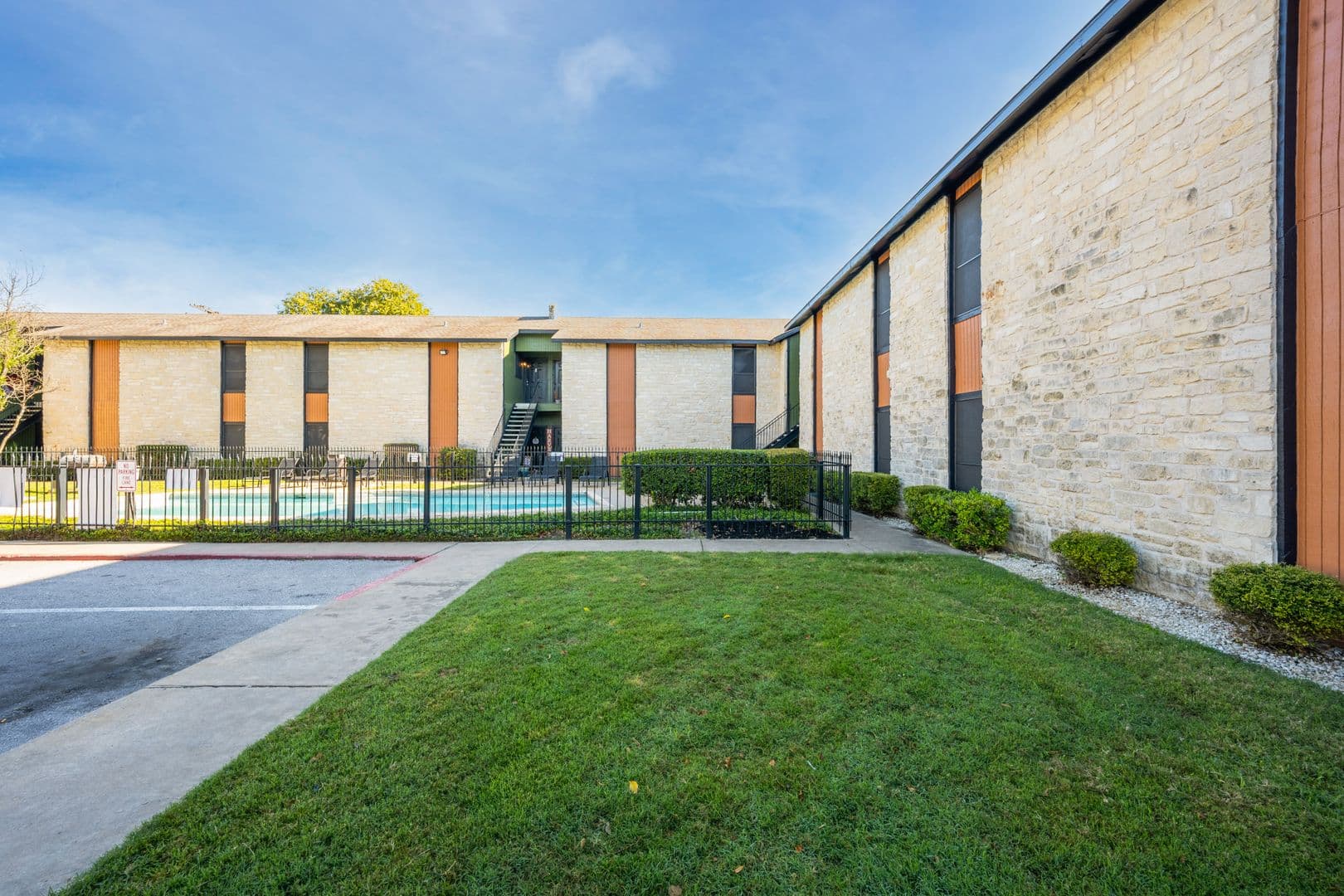 San Marcos Apartment: 1623 Aquarena Springs Drive